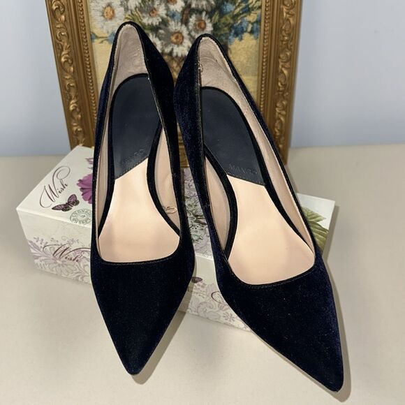 Mango 8-8.5 Midnight Navy Blue Velvet Pumps Stilettos Pointy Toe Heels - Picture 2 of 12